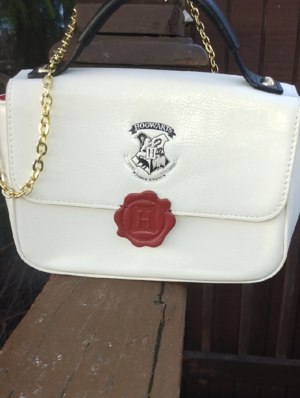 Hogwarts White  Crossbody Bag With Chain Strap With Seal